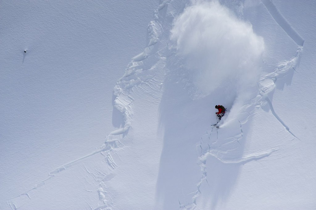 Avalanche triggering skier, snow slab