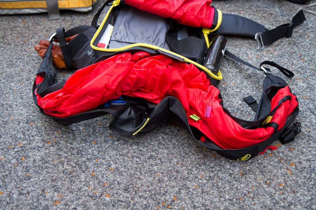 The heart of the system - the airbag - is largely housed in the shoulder straps.