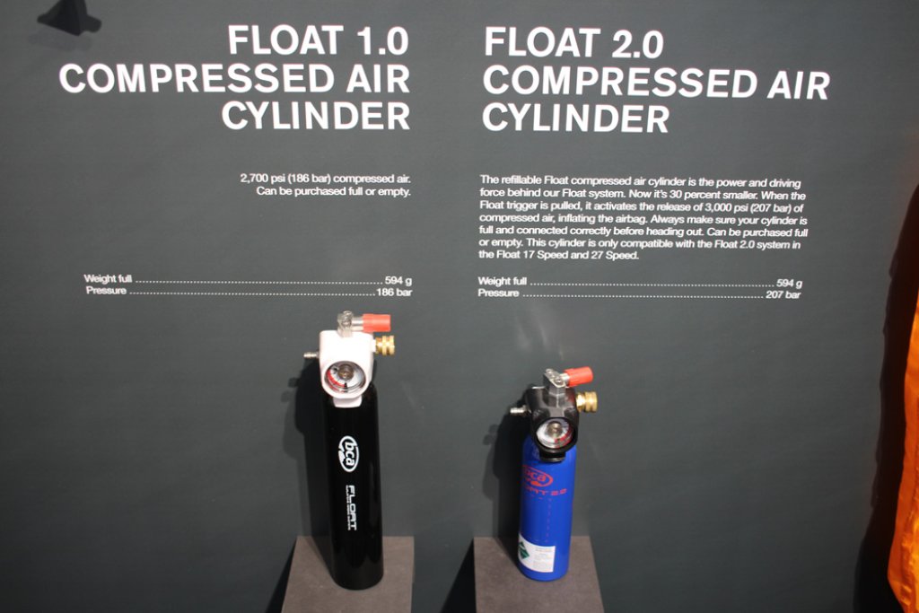 Difference in size between the cartridges of the old and new float system.