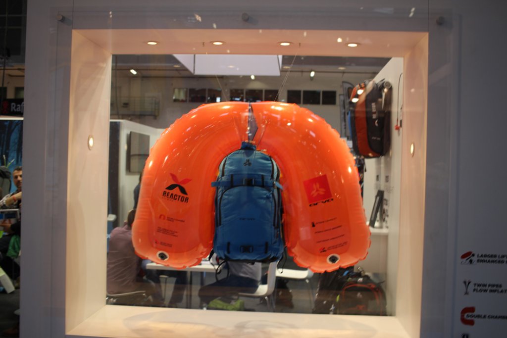 ARVA Reactor airbag system - double chamber and neck protection