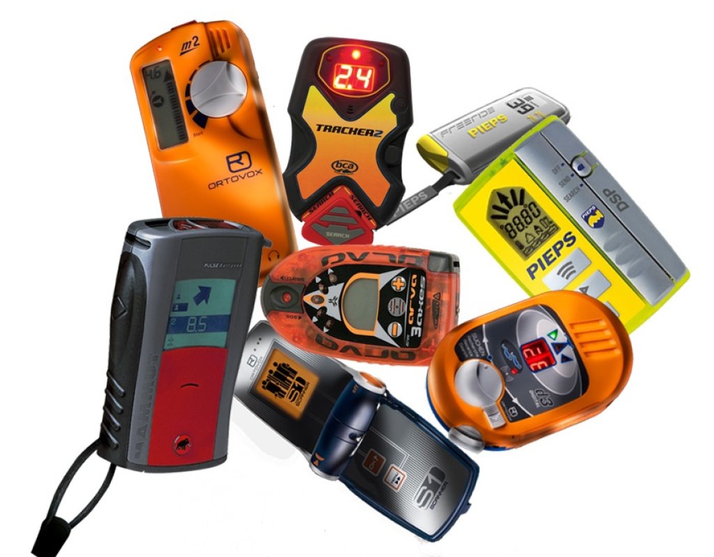 Avalanche transceivers from various manufacturers: Attention! Not all devices shown here are affected by the problems with the marking function (some of the devices shown are old and do not have this function). The current problem only affects devices from Arva and Pieps