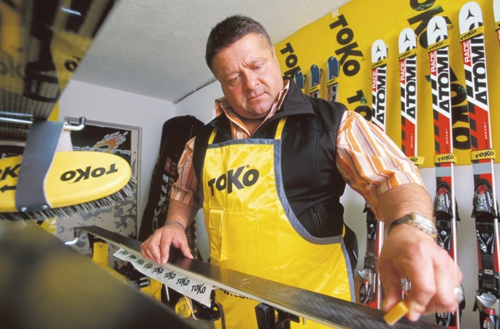 You don't have to be as professional as this Swiss wax god when it comes to ski care, do you?