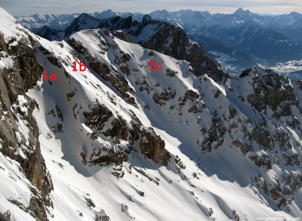 View from the mountain station to the traverse and to the Schwadrinn access options: 1a) classic gully, 1b) variation, 1c) "Highway to Hell"