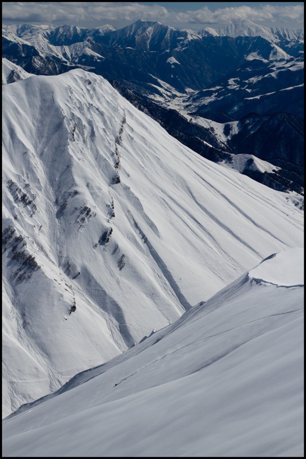 Robert Eberli enjoys one of the countless variants in the Gudauri ski area.