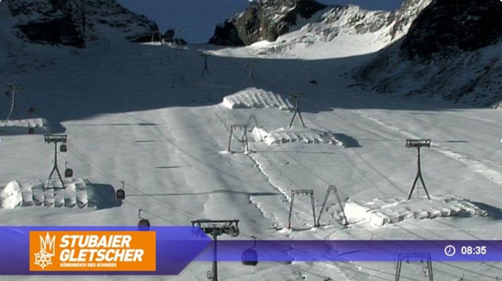 Early in the morning, all was still well on the Stubai Glacier - the perpetrator had not yet completed his evil deed.