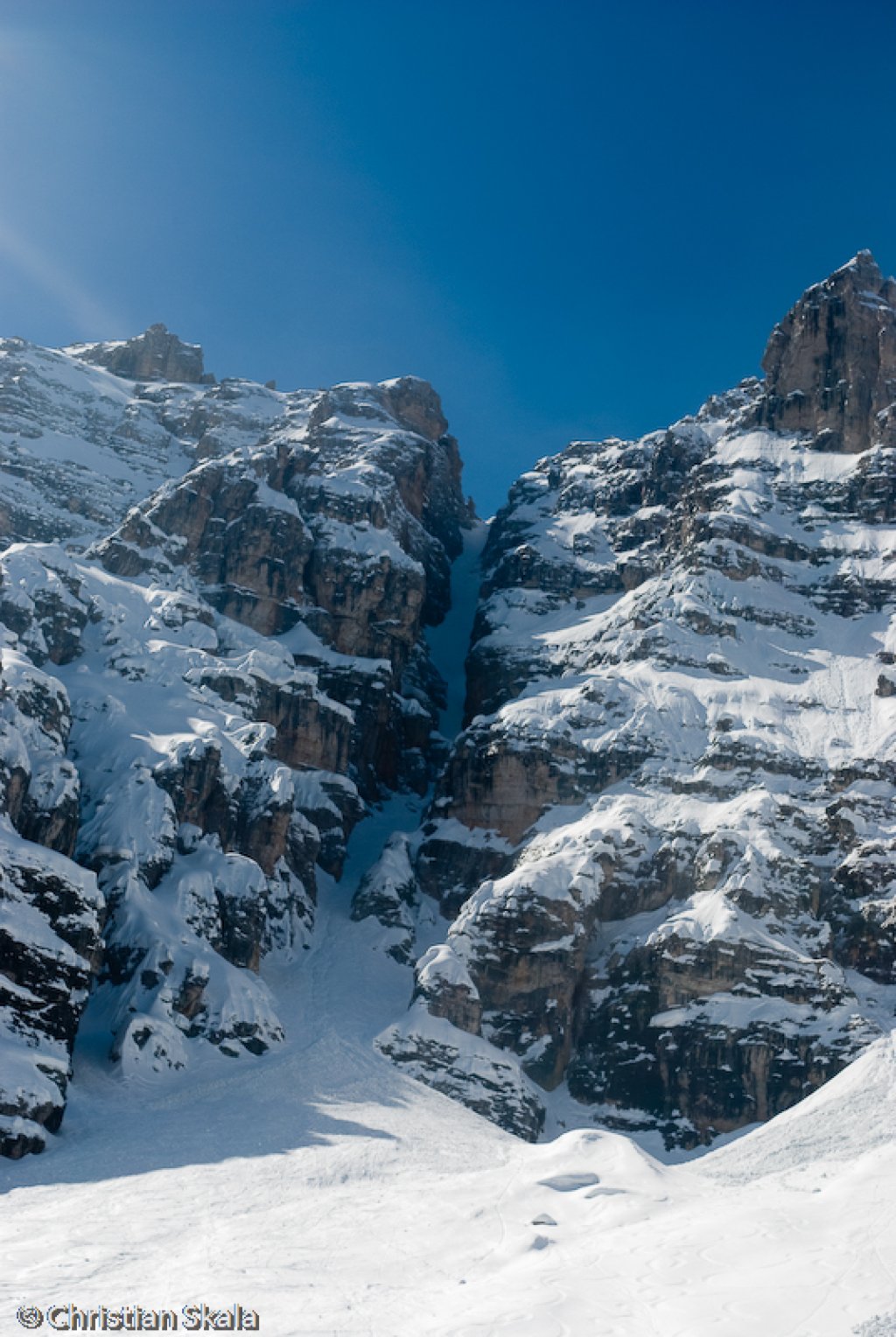 The couloir seen from below