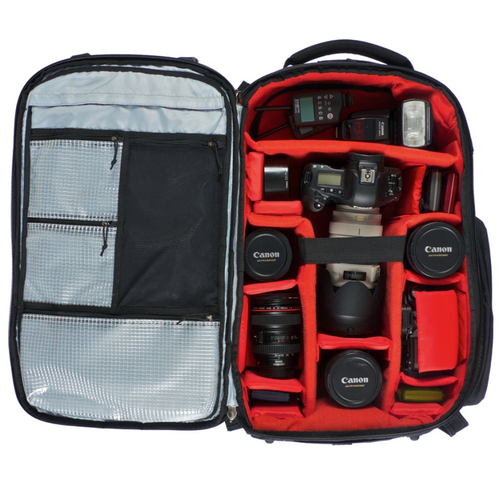 The EVOC CP 35L offers plenty of space for any camera equipment
