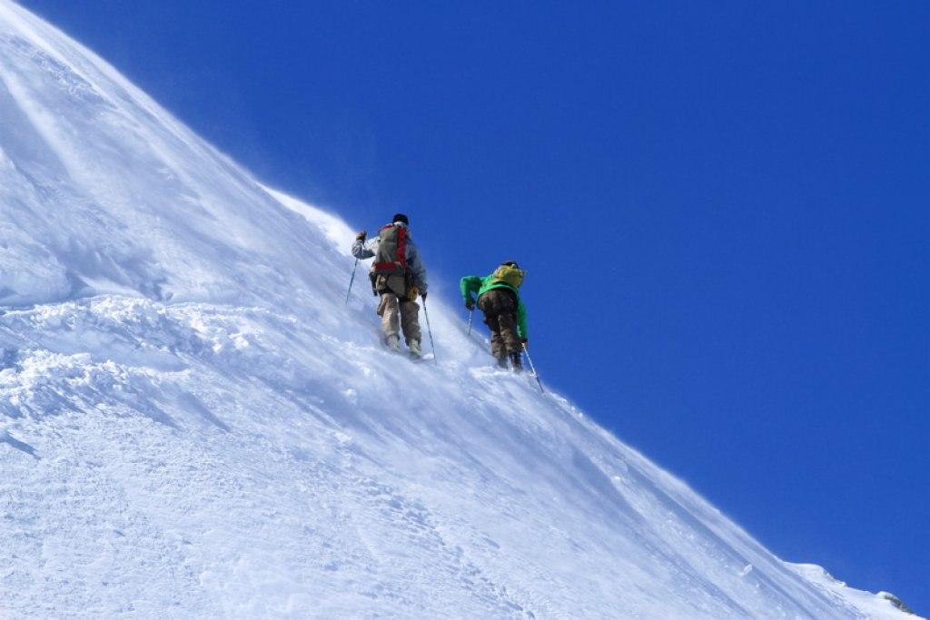 The GlideLite Mohair Mix skin masters steep terrain and icy conditions on the La Meije glacier with ease.