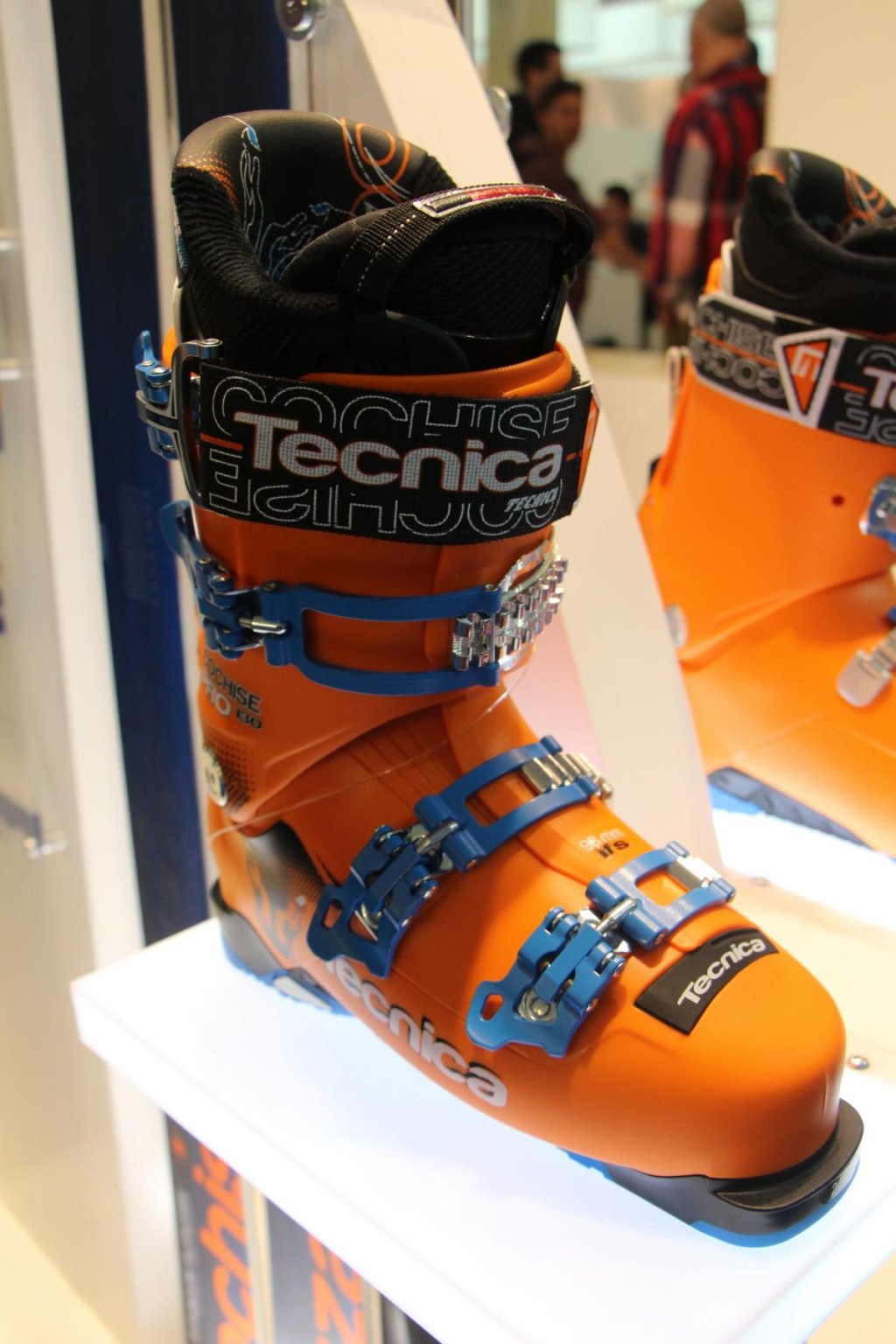 Lighter, better fit and very orange. The new Cochise Pro 130 from Tecnica