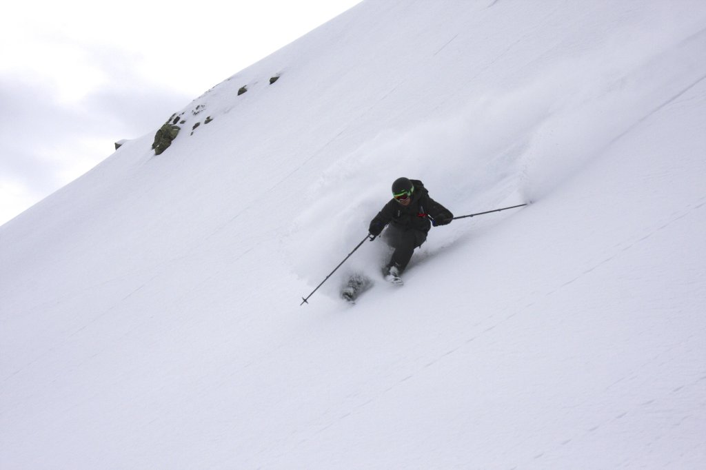 The ski also cuts a fine figure on faster turns