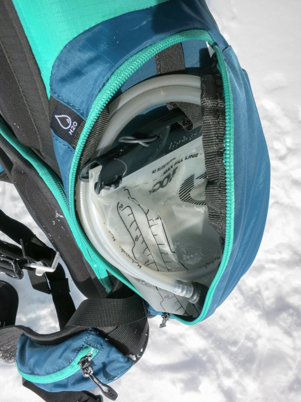 Evoc Photo Scout - Side compartment for hydration bladder
