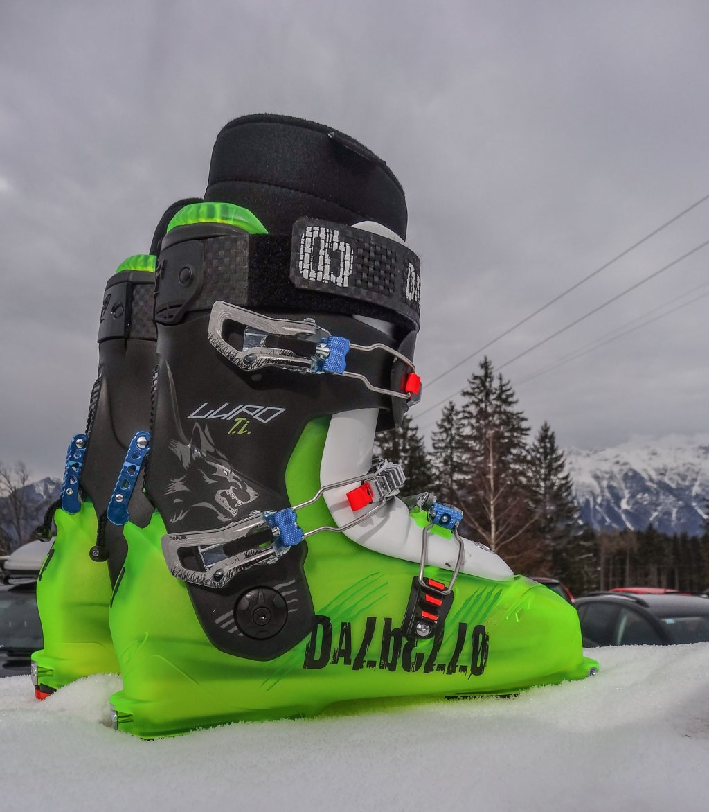 Dalbello offers the freeride model Lupo with tech inserts.