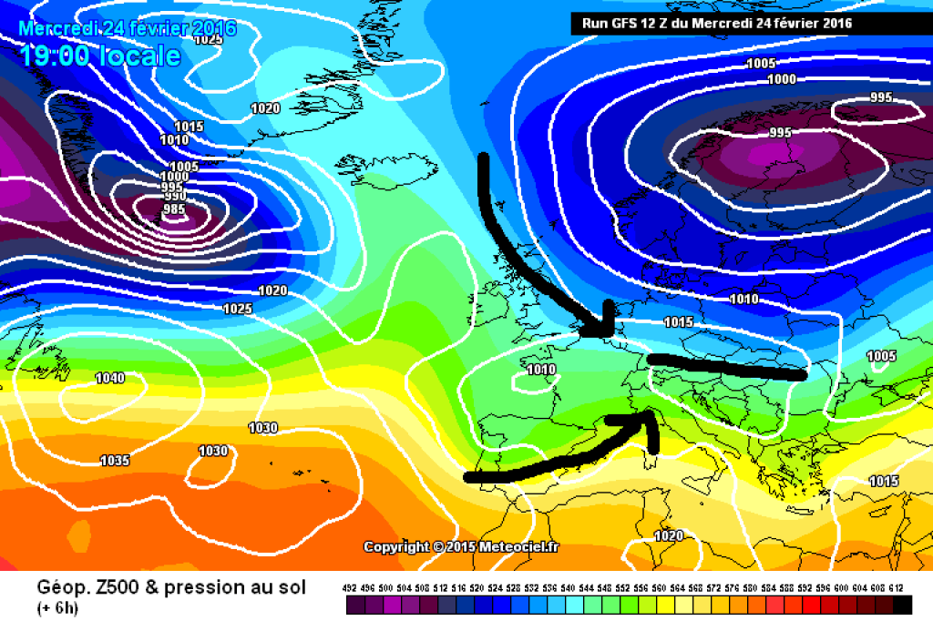 500hPa geopotential and ground pressure, today, Wednesday 24.2. air mass boundary still north of the Alps.