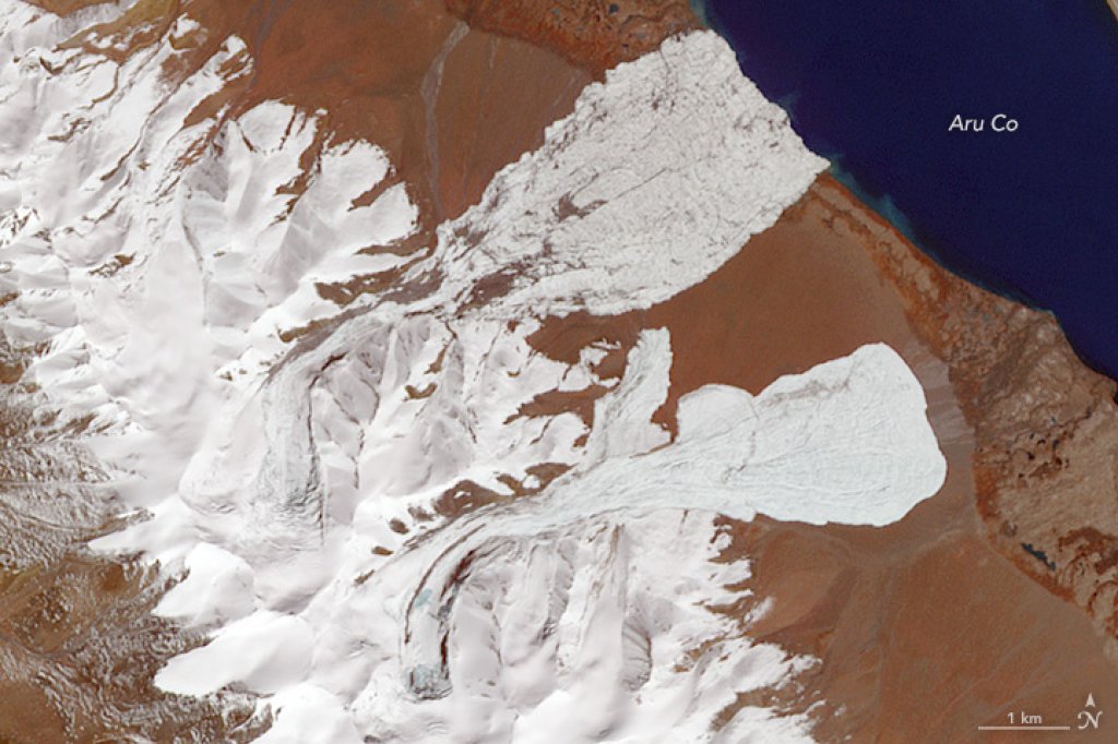 Satellite image of the two ice avalanches.
