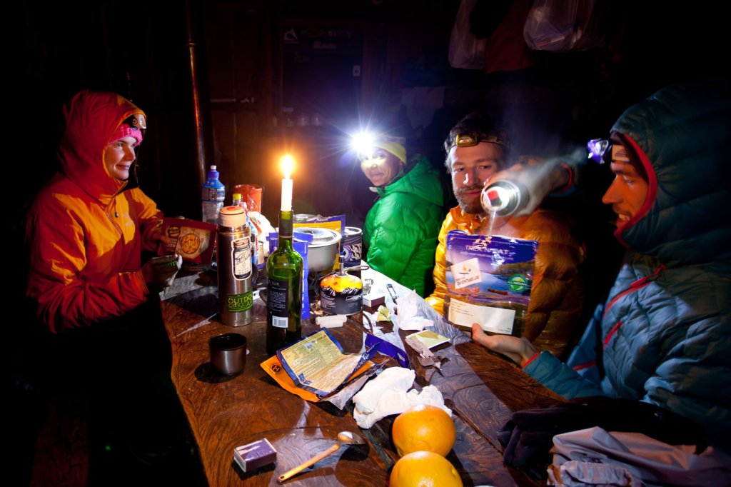 The headlamp: an essential accessory for hut evenings