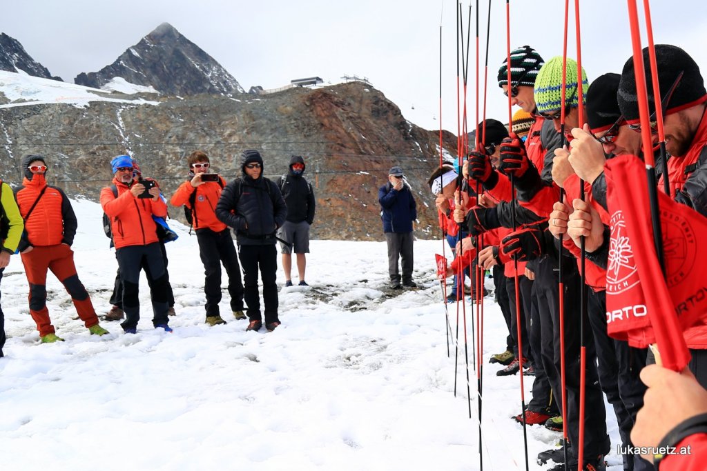 The Tyrol Mountain Rescue Service will be demonstrating its avalanche rescue techniques to an international audience.