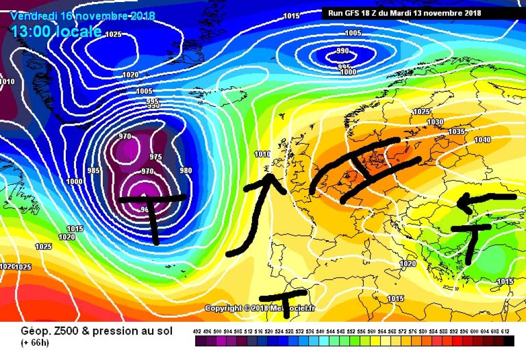 500hPa geopotential and surface pressure, forecast for Friday, 16.11. Slight easterly flow on the front side of a protracted low over Central Europe.