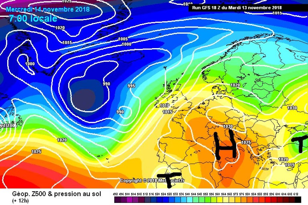 500hPa Geopotential and ground pressure, Wednesday, 14.11. Small low pressure systems in the southeast and southwest of the Alps will gradually bring cooler temperatures over the next few days.