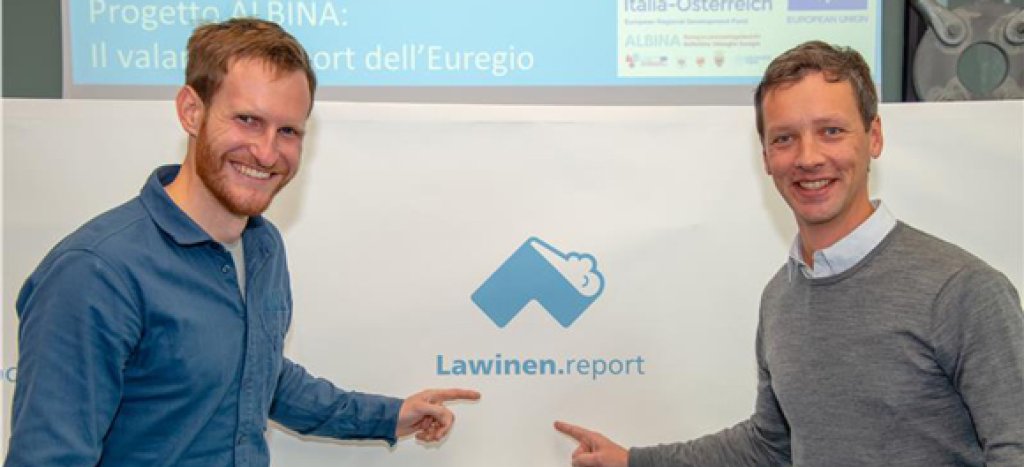 Norbert Lanzanasto (l.) and Christoph Mitterer (r.) at the official launch of the Euregio Avalanche Report recently in Bolzano.