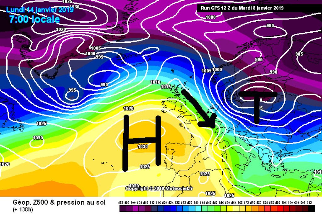 500hPa geopotential and ground pressure, exemplary map for Monday, 14.1.2019. The high has flattened somewhat and the northerly flow has a stronger westerly component, but the signs are still pointing to snow from the NW.