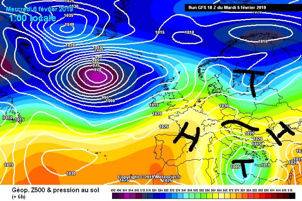 500hPa geopotential and ground pressure, Wednesday 6.2.2019. High pressure bridge over the Alpine region.