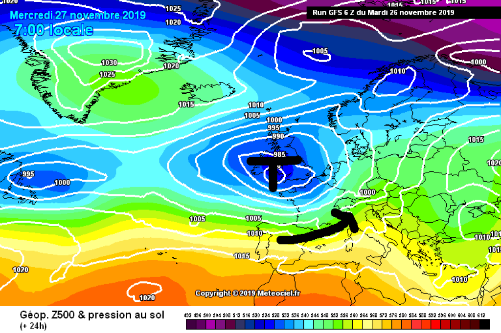 500hPa geopotential and surface pressure, Wednesday 27.11. Ex-Sebastien is approaching. We are still on the front side of the trough in a SW flow that is turning more and more to the west.