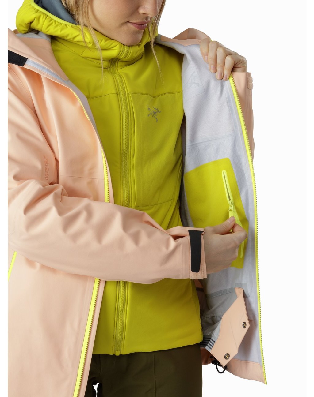 Sentinel AR jacket - inside pocket with zipper