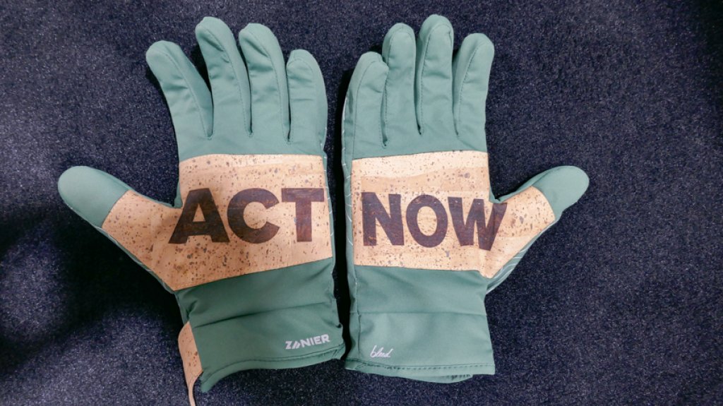 ACTNOW, a glove from Zanier that can be 100% recycled.
