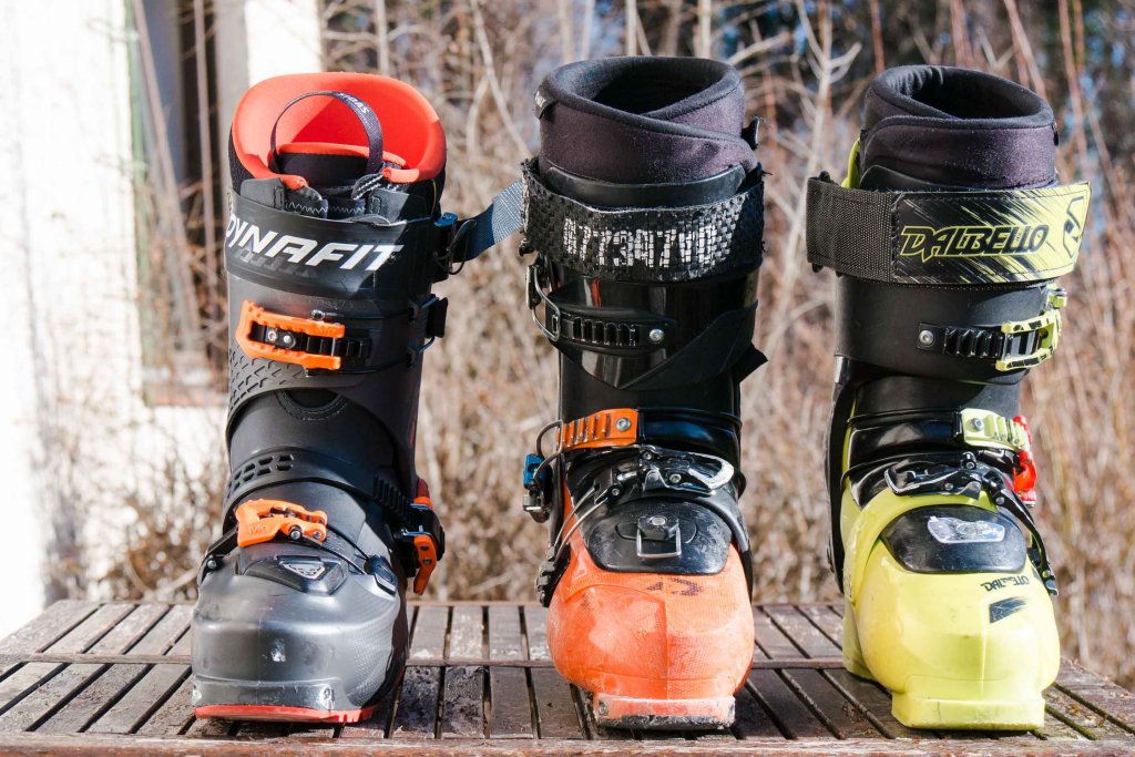 Comparison Hoji Free vs. Dalbello Lupo/Krypton (KR2): Shaft height and buckle placement