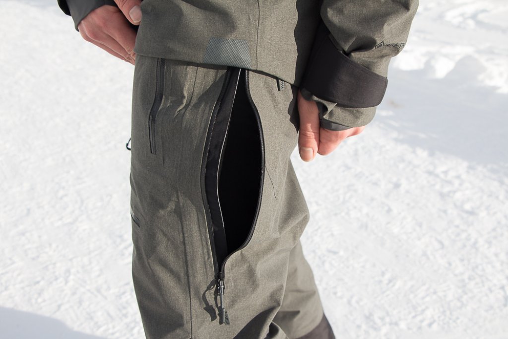 Ventilation slits in the trousers