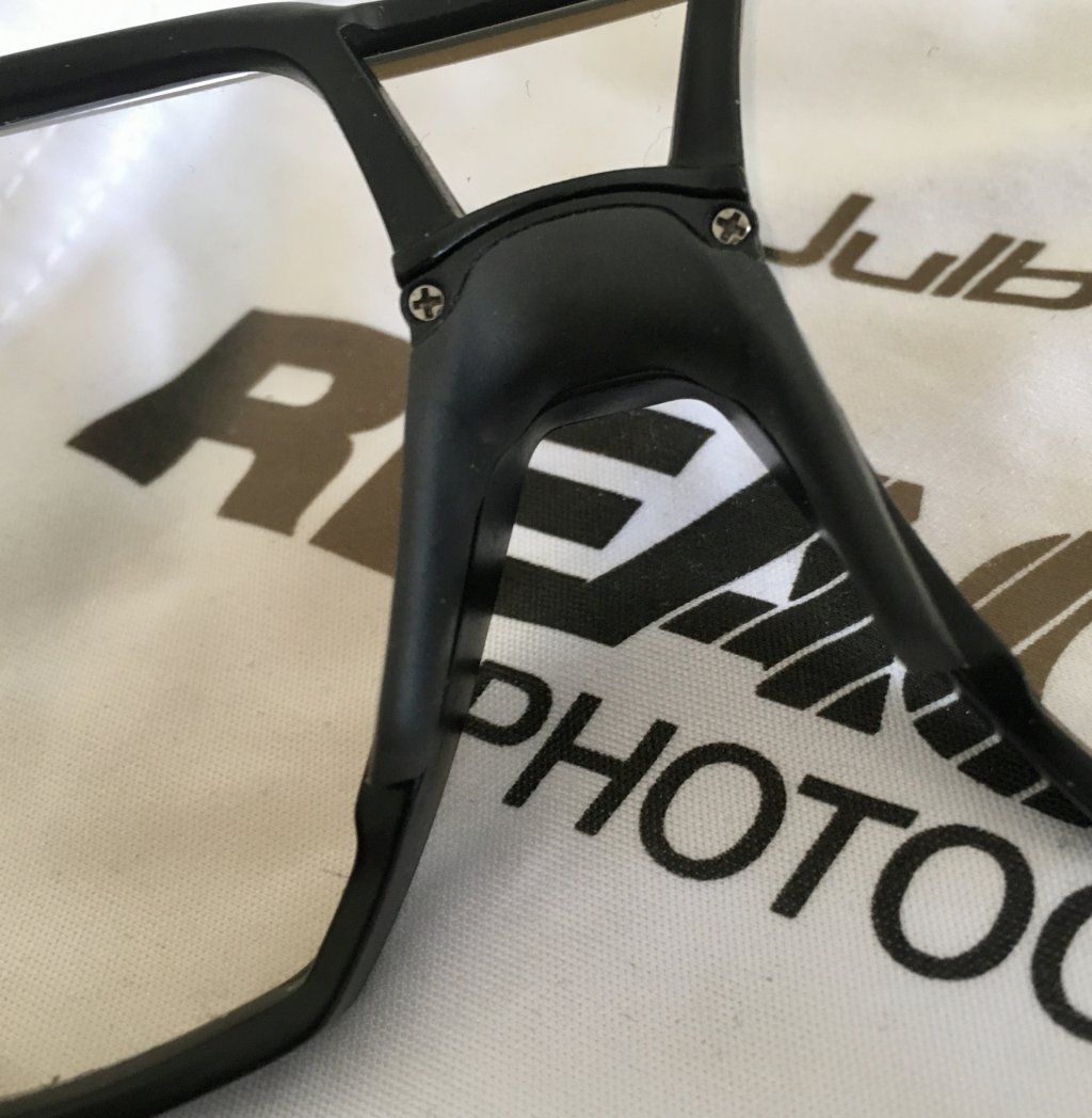 Removable nose padding on the Julbo Rush