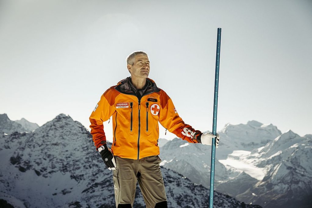 Raphy Troillet, patroller in Verbier: "The SLF is celebrating the 75th anniversary of the avalanche bulletin. This is a good opportunity to say thank you to the pioneers. The snow is the same as it was 75 years ago, but today we understand avalanches better, and we have them to thank for that."