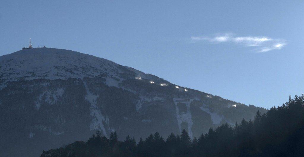 Snow cannons on the Patscherkofel on Tuesday, 15.12.