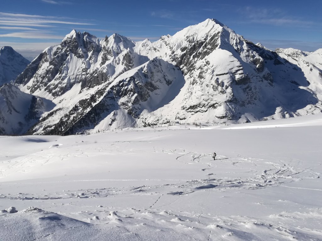 West descent from the Stafelschneid with a view of Ödstein (left) and Hochtor (right)