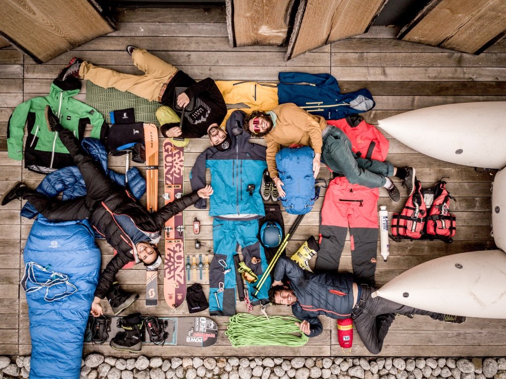 Skiing and many other outdoor sports are very material-intensive. But what about the ecological footprint of the products?