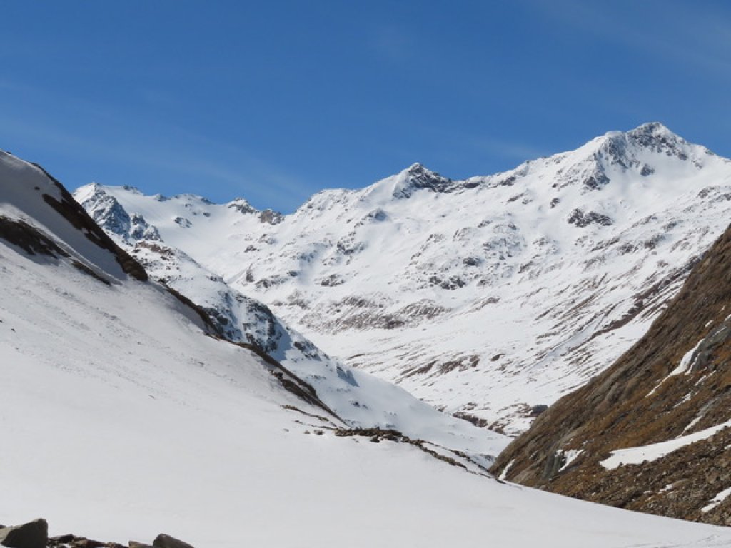 Great skiing terrain above the Martin-Busch-Hütte
