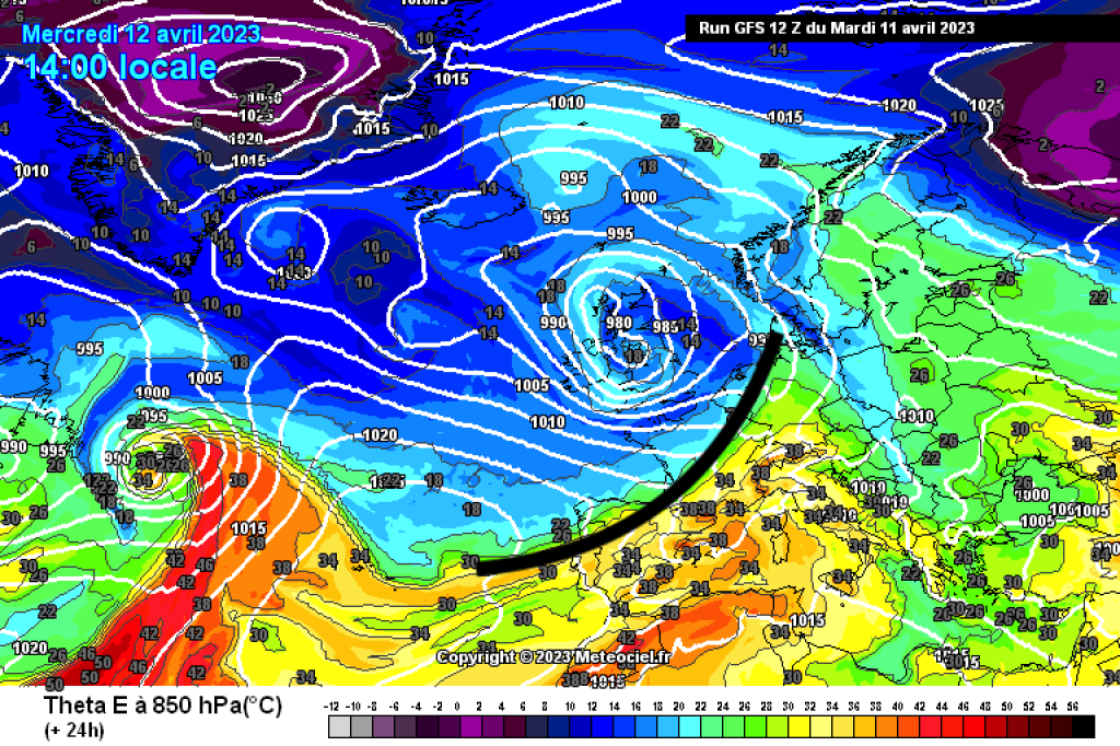 The map of the equivalent potential temperature (850hPa, GFS, 12.4., Wed.) clearly shows the prominent cold front.