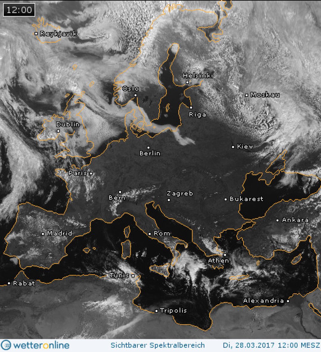 Satelliten Bild von gestern (sichtbar): Komplett wolkenfrei in den Alpen, sehr trockene Luft. 