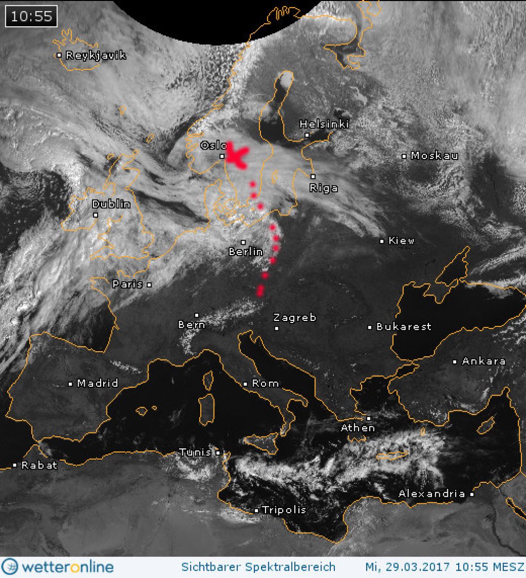 Satelliten Bild von heute (sichtbar): Wolken kommen näher, Ministörung bringt etwas mehr Feuchtigkeit. 